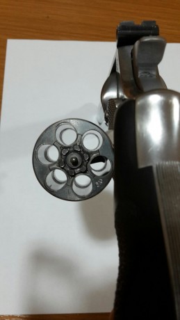 En venta estupendo revolver Smith and Wesson  modelo 686 de 6 pulgadas y calibre .357  (como sabeis puede 30