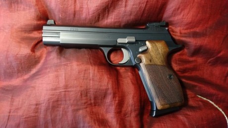 Vendo una Sig /Sauer, P-210 9mm. Guiada en F
Funciona perfectamente, buenísima presicion
1600 €
Elche 01