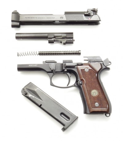 Vendo Beretta modelo 92 SF en impecable estado. Muy poco usada, como hasta puede verse en las fotos. 
Incluye 12
