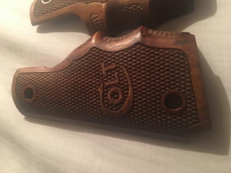 Hola amigos,vendo por no usar esta Colt 45 acp series 80,el arma está como podéis ver impoluta se vende 21
