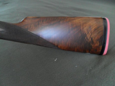 Buenas a todos

Vendo escopeta superpuesta Beretta 686. Modelo archiprobado de gran calidad y solidez, 12