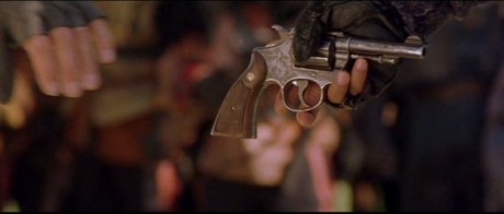 Compañeros,

En vista de las ganas de algunos (Elcafe, Wilcow, Vrakk, etc) por adivinar armas de películas 170