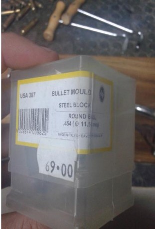 Lo que veis en la imagen:
Matriz marca Pedesoli SIN ESTRENAR (incluso conserva el precio)
caja de 250 20