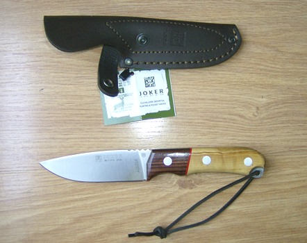 Buenos días.

Vendo en Madrid, para entrega en mano,  JOKER AGUILA Cocobolo/Olivo , completamente nuevo, 01