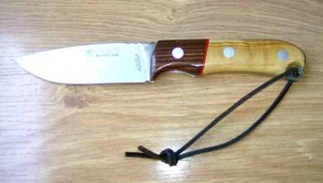 Buenos días.

Vendo en Madrid, para entrega en mano,  JOKER AGUILA Cocobolo/Olivo , completamente nuevo, 00