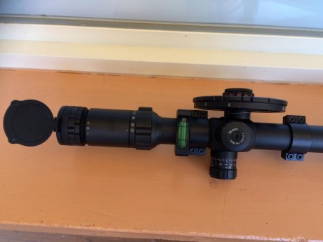 VENDO dos visores HAWKE de 8x32x56 de este año 2017. ( de JUNIO 2017). Los vendo por comprar dos LEUPOLD 21