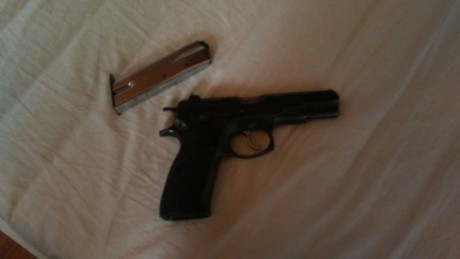 Cz85 dos cargadores y funda militar precio125€ 00