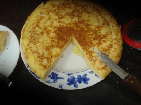 Como me imagino que a lo largo de este verano low cost os habréis puesto pirfos de tortilla española, 80