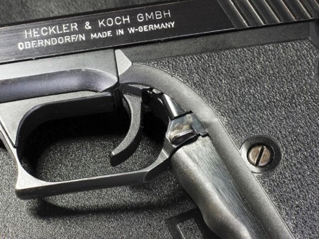 Pistola H&K modelo P7 M8. Calibre 9 mm Para. Cargador de 8 cartuchos.

La más segura del mundo. El 00