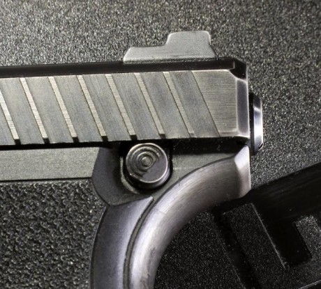 Pistola H&K modelo P7 M8. Calibre 9 mm Para. Cargador de 8 cartuchos.

La más segura del mundo. El 12