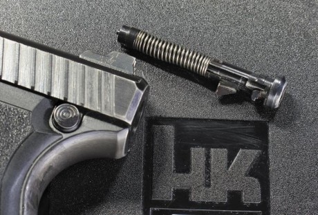 Pistola H&K modelo P7 M8. Calibre 9 mm Para. Cargador de 8 cartuchos.

La más segura del mundo. El 10