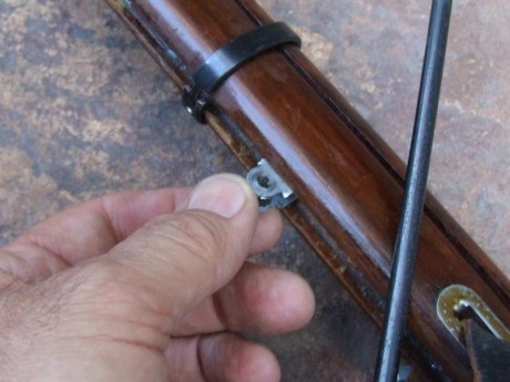 Pues si, quiero daros a conocer que he conseguido adaptar un bìpode de los tipo harrys al mosin nagant 40