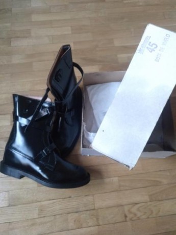 Vendo botas a estrenar marca ITURRI de piloto. Son del número 45 
Imposible de encontrar en estado nuevo
Precio 00