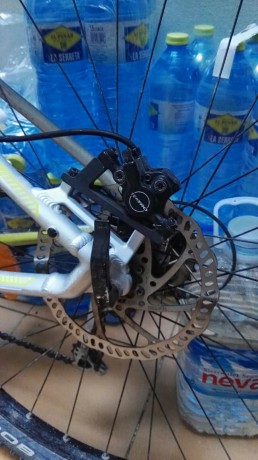 Pues eso cambio bicicleta de montaña marca ghost con ruedas de 29'' esta nueva poco uso costo 800e y la 00