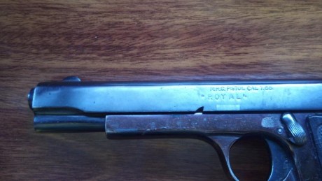   Hola.
Un compañero del club ha logrado hacerse con un arma cuando menos curiosa.
Parece ser una pistola 01