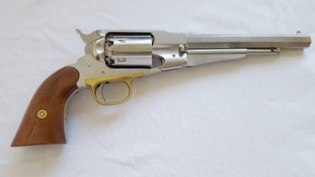 .

VENDO CONJUNTO en buen estado:

  Revolver F.lli Pietta, Modelo 1858 New Army, calibre.44 Acero Inoxidable 00