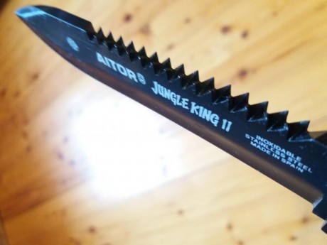 Buenas, pongo a la venta este cuchillo mítico de los años 80 Jungle King II fabricado en Ermua.

Modelo 10