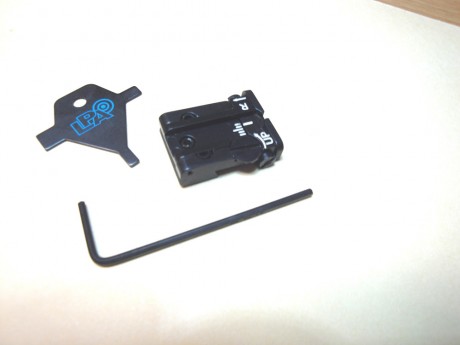 En venta Alza LPA para 1911, similares y clones.

En perfecto estado, nueva.

Precio 50€ envio a peninsula 00