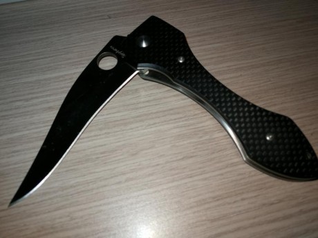 Navajas Spyderco.

Modelo Resilence:

Cuchillo Spyderco Resilience abierta Longitud 24 cm
longitud 13,5 01