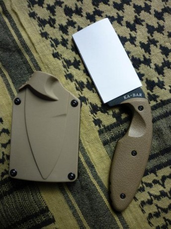 Vendo cuchillo Ka-Bar TDI

El cuchillo esta nuevo como podeis ver en las fotos, solo lo saque un dia en 00