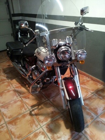 En venta moto Aquila 250c.c. custom.
Lleva todos los extras posibles, puños calefactables, parabrisas, 11