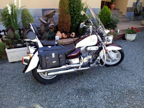 En venta moto Aquila 250c.c. custom.
Lleva todos los extras posibles, puños calefactables, parabrisas, 10