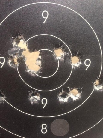 Hola, un amigo deja la avancarga, y me ha pedido que le anuncie este rifle, muy pocos tiros, y con los 72