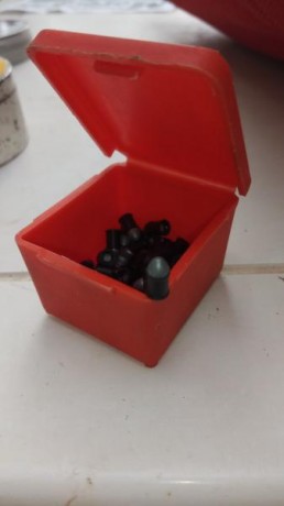 Hola! Ayer estuve probando estos dos balines a 13 metros conta una olla vieja de un grosor más que considerable 02