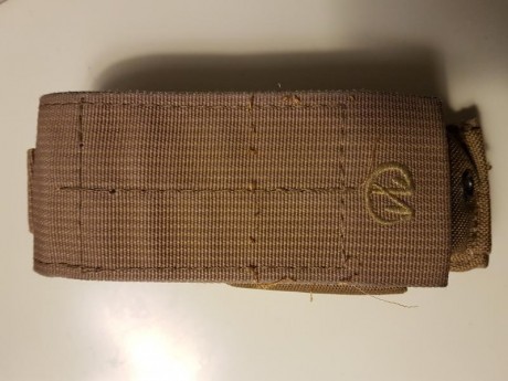 Color desert, modelo original para herramientas de hasta 12 cms., se puede colocar en chaleco molle o 00
