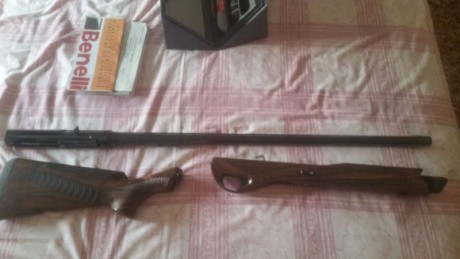 Vendo escopeta benelli vinci, en muy buen estado..
notivo de venta es querer comprar un rifle,
La escopeta 00