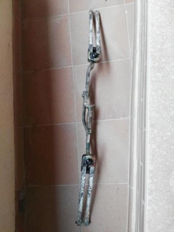 Vendo este cuerpo de arco + las palas de polea de la marca Hoyt Reflex.

Se entrega, lo que es el cuerpo 21