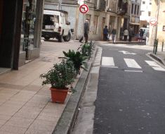 Ahora que por fin  el Ayuntamiento de Barcelona  se plantea instalar obstáculos como defensa de los espacios 150