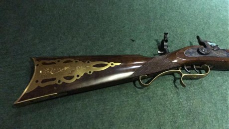 Se vende o se cambia rifle hawken Mach de ardesa  por ir dejando la afición, calibre 451. paso de estria 00