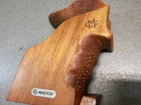 Vendo cacha para zurdo, talla M, para Steyr LP5
Creo que vale también para LP50.
La cacha está en Zaragoza.
100€ 02