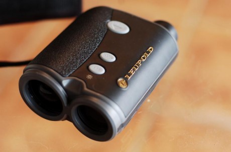 Vendo Telémetro o medidor de distancia de marca Leupold RX IV TBR con una distancia maxima de 1500 yard 01