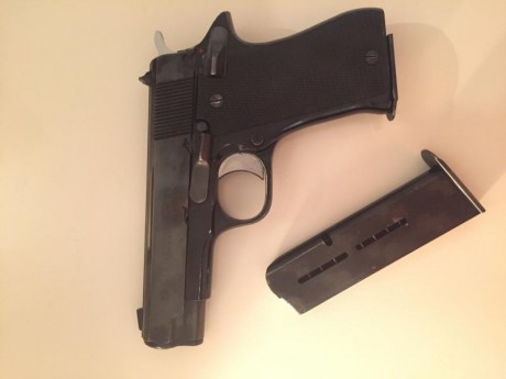 Hola,

Vendo pistola Star BKM de aleación ligera de aviación, súper cuidada. Disparador afinado. Por el 12