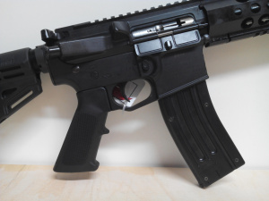 Hola,saco este nuevo tema,pues como yo,muchos de vosotros,amantes de las armas de corte tactico del 22,customizais,vestis,adornais 80