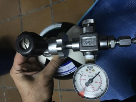 Se vende botella  de fibra de carbono. 7L 300 bar. La botella esta igual que nueva. Solo se han hecho 01