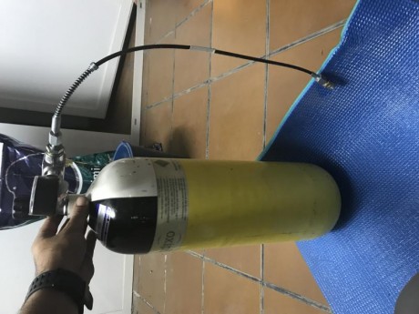 Se vende botella  de fibra de carbono. 7L 300 bar. La botella esta igual que nueva. Solo se han hecho 00