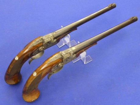 Voy a colocar unas fotos de un arma larga alemana de llave de mecha del siglo XVI. 162