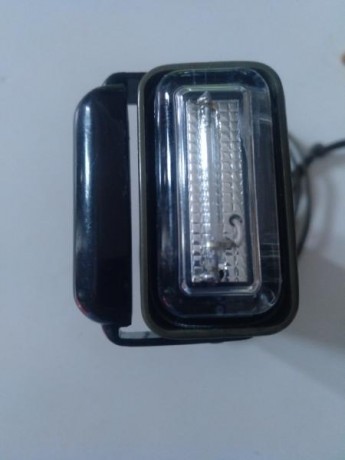 Vendo esta linterna estroboscópica utilizada por el ejercito americano entre otros.
Está prácticamente 10