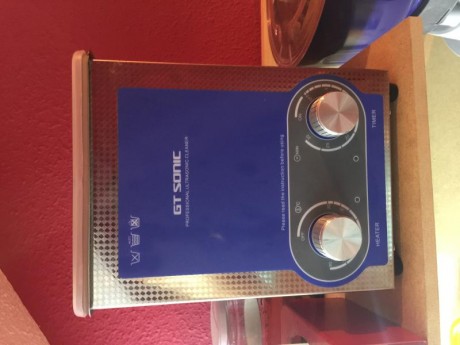 Vendo limpiador de ultrasonidos de 2L de capacidad. Tiene control de temperatura hasta 80grados y temporizador, 00