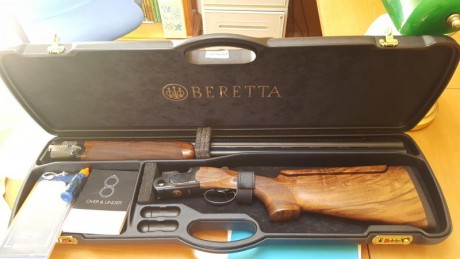 Vendo escopeta de plato beretta 692 blak edition con culata regulable y todos sus accesorios sin usar 01