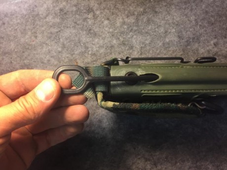 Se vende funda usada en dos ocasiones, esta precticamente nueva, tiene baqueta 02