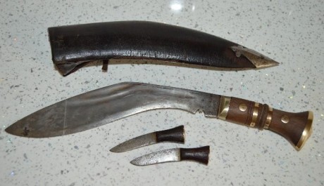 Kukri.Cuchillo Gurka.

Antiguo cuchillo de la India o Kukri, tambien llamado Gurka, creo que es el modelo 00