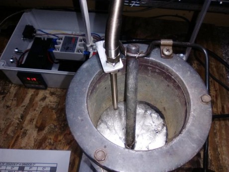 Buenas.
Os adelanto una foto del nuevo lio que tengo entre manos, en este caso es un termostato para el 61