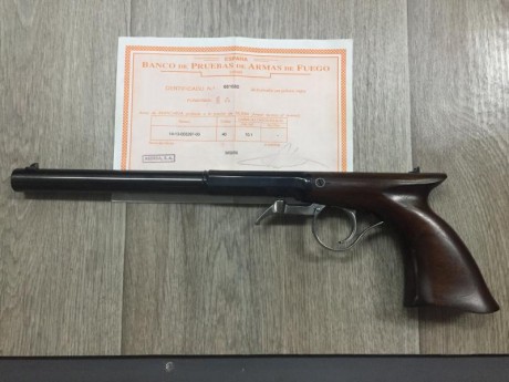 Pasado el verano continuo con la venta de las armas del compañero fallecido y pongo en oferta esta pistola 01