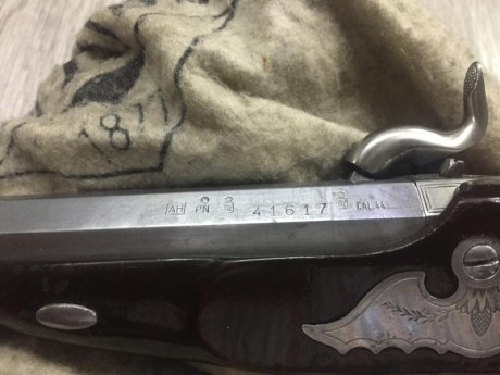 Pasado el verano pongo a la venta esta pistola de un compañero fallecido, se trata de una pistola LE PAGE 02