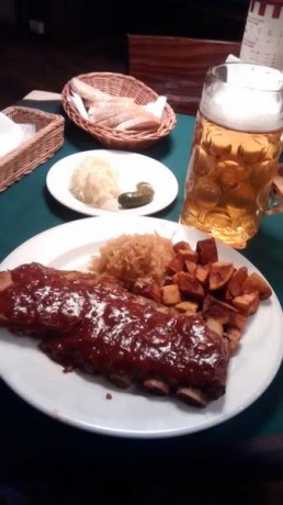 Hola, buenas a todos, os cuento, resulta que me voy un año a vivir a Cracovia , según tengo entendido 40