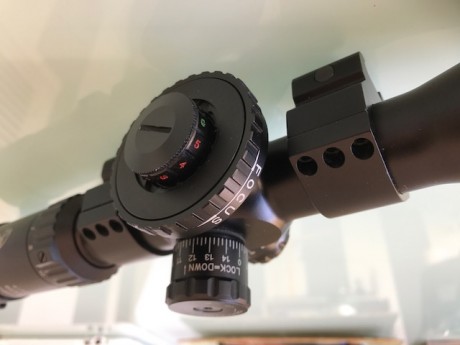 Vendo en estado impoluto visor Bering 4-14x44. El tipo de retícula mil dot de este visor lo tenéis visible 00